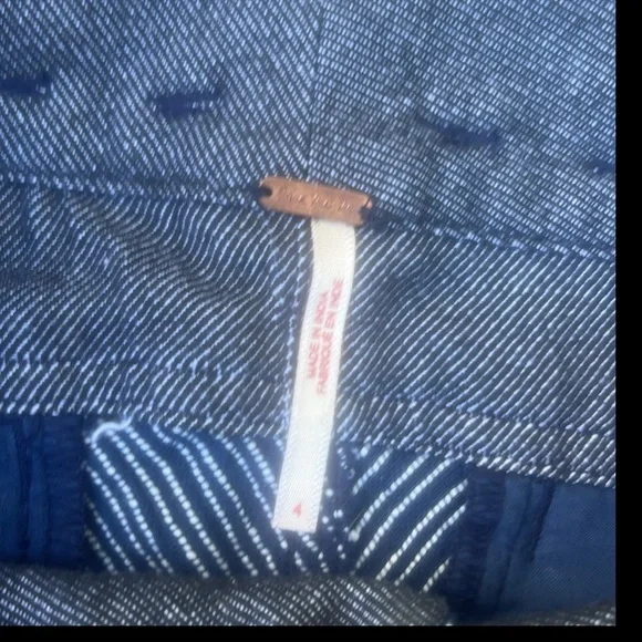 Free People Rumors Crop Navy Blue Strip Harem PaperBag Pants Women's Size 4 - Picture 4 of 9